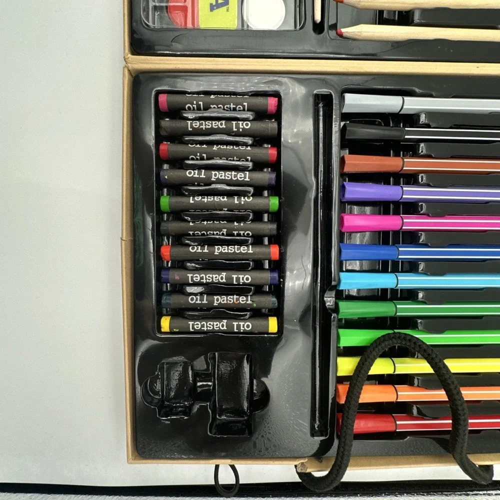 Art Set With Oil‎ Pastels Colored Pencils & Paints In Portable Case